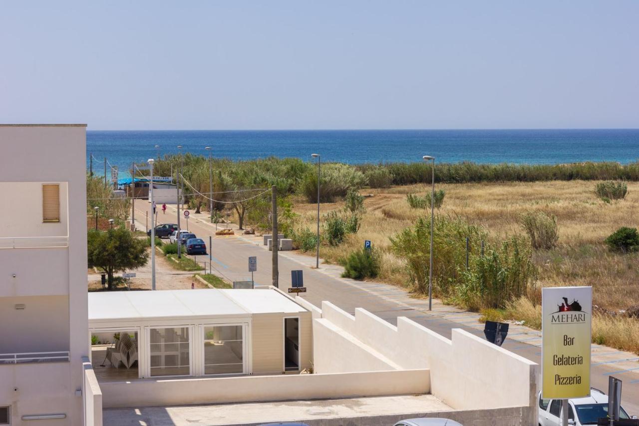 Gigli Hotel Salento マリーナ・ディ・ペスコルーゼ エクステリア 写真